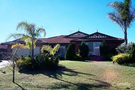 28 Lakeside Dr, Helena Valley, WA 6056