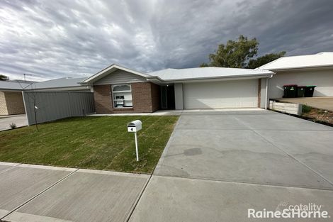 4 Edward Cres, Evanston Park, SA 5116