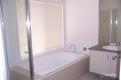 Property photo of 16 Rising Sun Parade Tarneit VIC 3029