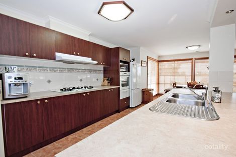 Property photo of 35 St Andrews Drive Werribee VIC 3030