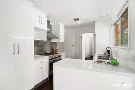 Property photo of 32 Pinehills Drive Greensborough VIC 3088