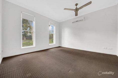 Property photo of 32 Orchard Drive Kirkwood QLD 4680
