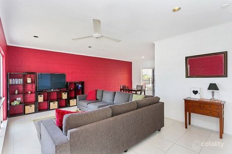 Property photo of 3 Summerhill Drive Mooroobool QLD 4870