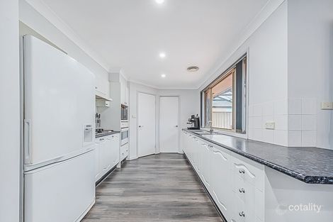 Property photo of 8 Sunray Crescent St Clair NSW 2759