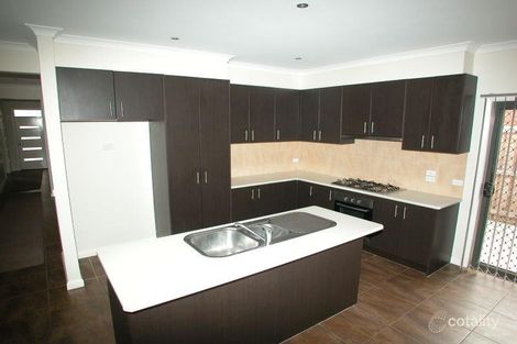 Property photo of 18 Songbird Crescent South Morang VIC 3752