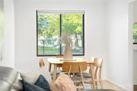 Property photo of 2 Beardsmore Place Gowrie ACT 2904