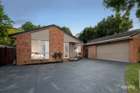 Property photo of 2 Shearer Drive Rowville VIC 3178