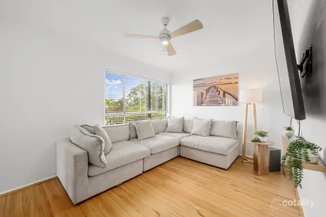 Property photo of 4 Hillcrest Road Mirrabooka NSW 2264