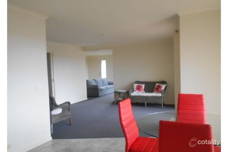 Property photo of 1/7 John Hunter Drive Endeavour Hills VIC 3802