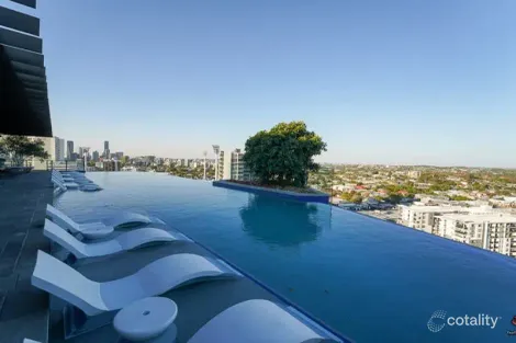 512/62 Logan Rd, Woolloongabba, QLD 4102