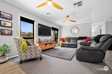 Property photo of 10 Shepherds Glen Strathfieldsaye VIC 3551