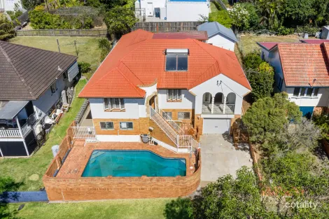 17 Moorland St, Moorooka, QLD 4105