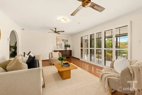 Property photo of 10 Deverton Court Carindale QLD 4152