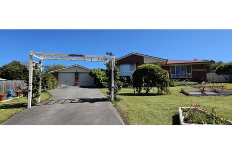 Property photo of 11 Morkham Court Lakes Entrance VIC 3909