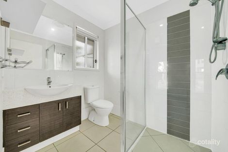 Property photo of 32 Orchard Drive Kirkwood QLD 4680