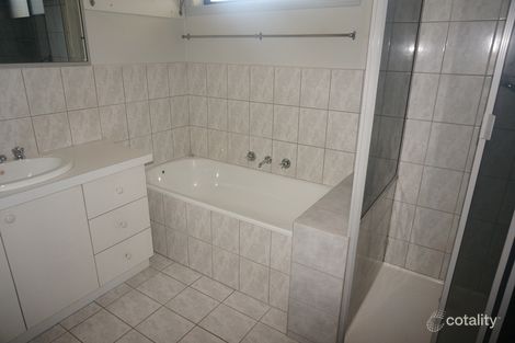 Property photo of 2/11 Kontek Way Sydenham VIC 3037