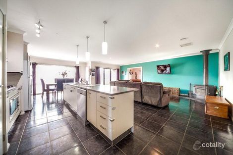 Property photo of 12 Broadstone Way Cranbourne VIC 3977