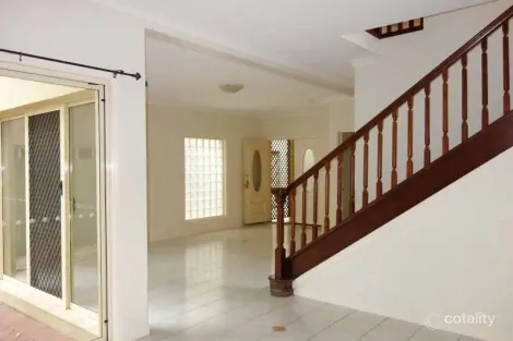 247 Carmody Rd, St Lucia, QLD 4067