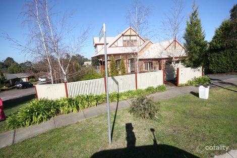 6 Woodland Park Rise, Croydon South, VIC 3136