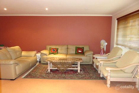 Property photo of 4 Kenthurst Court Mill Park VIC 3082