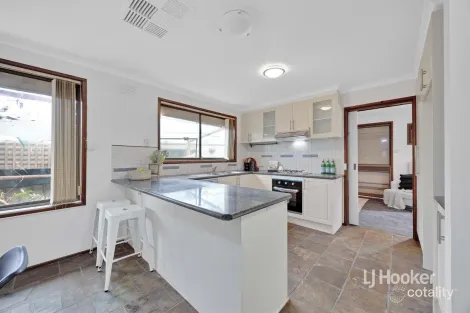 Property photo of 8 Snowy Court Werribee VIC 3030