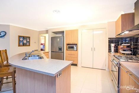 Property photo of 3 Banksia Grove Pakenham VIC 3810