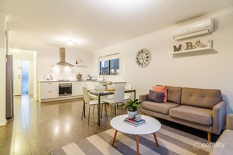 Property photo of 15 Canmore Street Cranbourne East VIC 3977