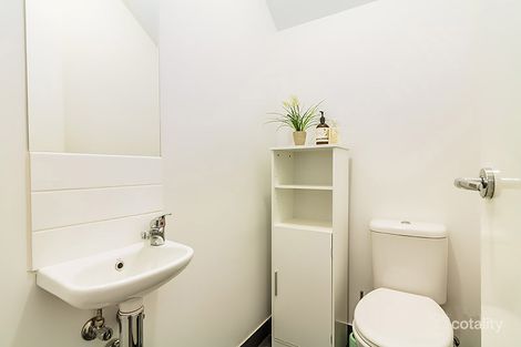 Property photo of 15 Canmore Street Cranbourne East VIC 3977