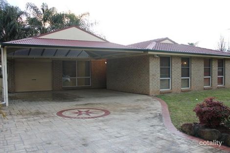 220 Banks Dr, St Clair, NSW 2759