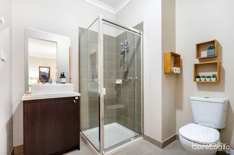 Property photo of 17 Cheltenham Close Craigieburn VIC 3064