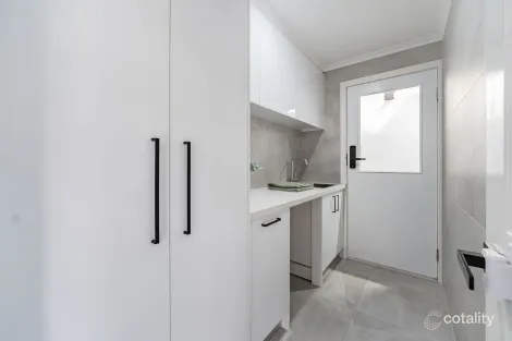 Property photo of 19 Lincolne Crescent Roxburgh Park VIC 3064