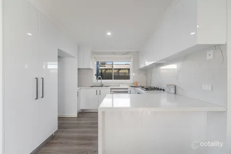 Property photo of 19 Lincolne Crescent Roxburgh Park VIC 3064