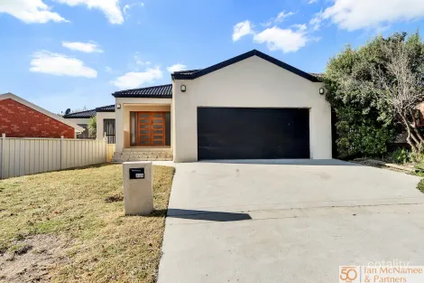 Property photo of 33A Kinlyside Avenue Jerrabomberra NSW 2619