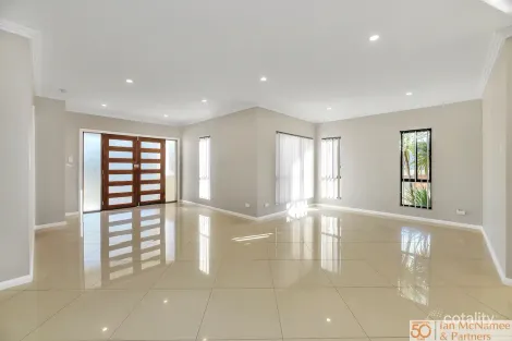 Property photo of 33A Kinlyside Avenue Jerrabomberra NSW 2619