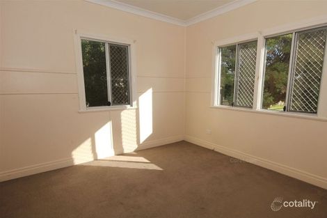 302 Nursery Rd, Holland Park, QLD 4121