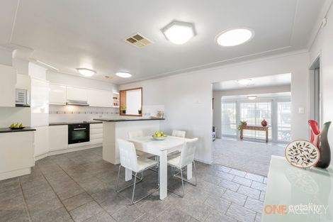 Property photo of 3 Macquarie Grove Caves Beach NSW 2281