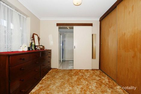 Property photo of 6 Faraday Street Camillo WA 6111