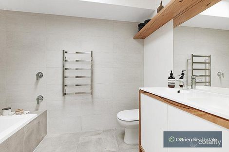Property photo of 2/61 Evan Street Parkdale VIC 3195