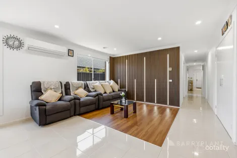 Property photo of 63 Warburton Drive Lucas VIC 3350
