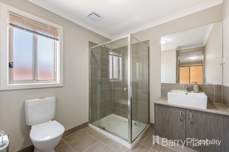 Property photo of 5 Macs Place Weir Views VIC 3338