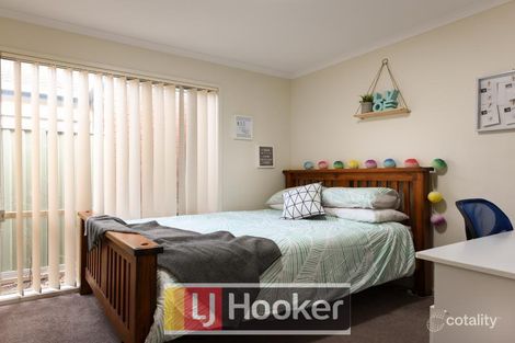 Property photo of 7 Oak Post Place Cranbourne East VIC 3977