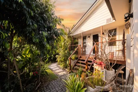 8 ENDEAVOUR ST, YAMBA, NSW 2464