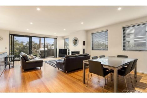 Property photo of 43 Ormond Esplanade Elwood VIC 3184