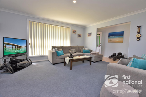 Property photo of 10 Burke Close Forster NSW 2428