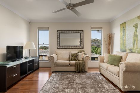 8 Stuart Cl, Bridgeman Downs, QLD 4035