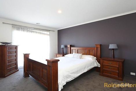 Property photo of 7 Nandaly Place Cranbourne West VIC 3977