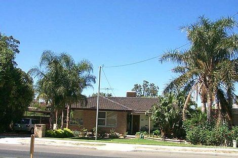 79 Hale Rd, Forrestfield, WA 6058