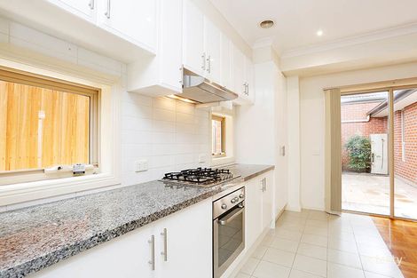 Property photo of 2/28 Heath Avenue Oakleigh VIC 3166
