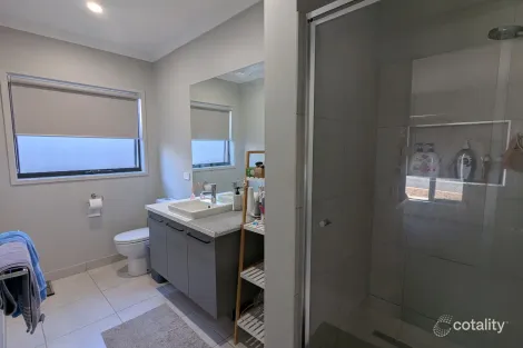 Property photo of 54 Hurley Circuit Baranduda VIC 3691