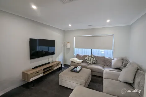Property photo of 54 Hurley Circuit Baranduda VIC 3691